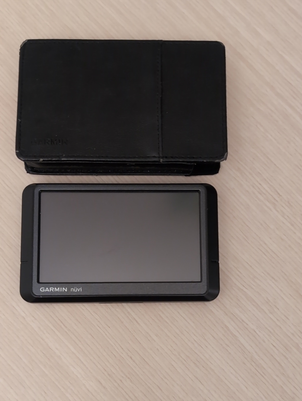 Garmin nüvi Black Portable GPS with Protective Case